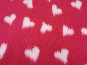 VETBED DELUXE Paklājs ar gumijotu pamatni no bieza materiāla - tumši rozā ar baltām sirsniņām
